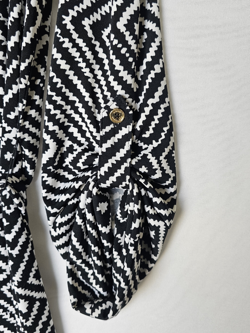 MICHAEL Michael Kors Black and White Geometric Lace-Up Long Sleeve Dress - Picture 11 of 16